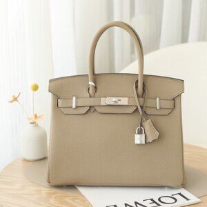 Classic Hermes Bag: A Stylish and Versatile Choice for Elegance